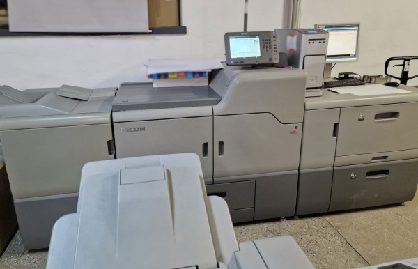 Sprzedam RICOH 7100X + WHITE + Podajnik banerów