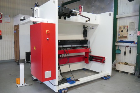 Hydrauliczna prasa krawędziowa