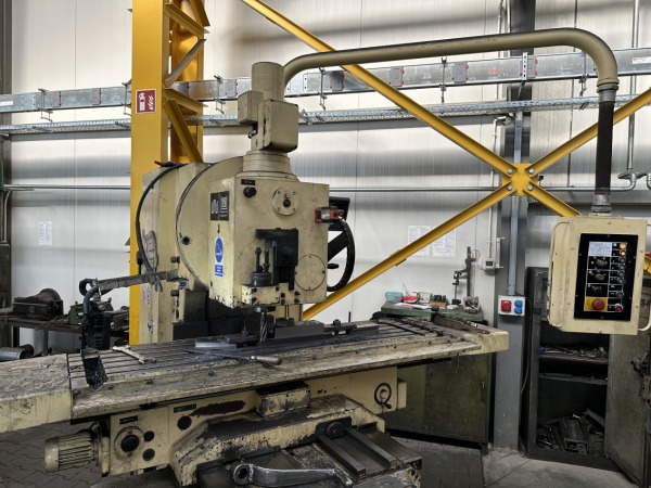 Frezarka pionowa FSS-400 E