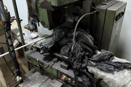 Frezarka uniwersalna FU-251