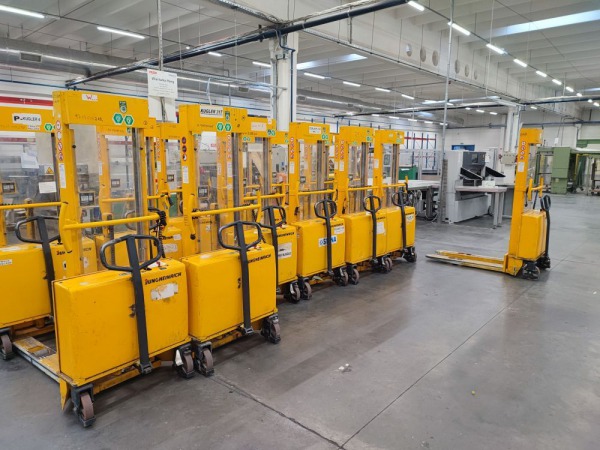 Elektryczny wózek widłowy Jungheinrich HC 10