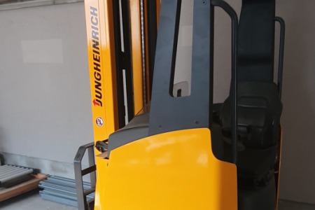 Wózek wysokiego składowania Jungheinrich