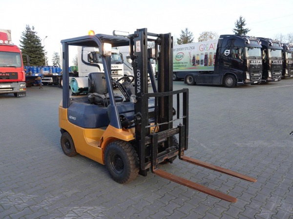 Wózek widłowy unoszący Toyota Geneo 7FG15