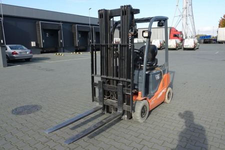 Wózek widłowy unoszący Toyota 8FBMT15 (Traigo 15)