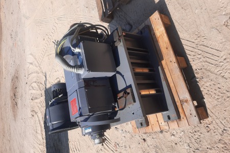 SILNIK GŁÓWNY MAN ROLAND 300 BAUMULLER GNAG 132 SN