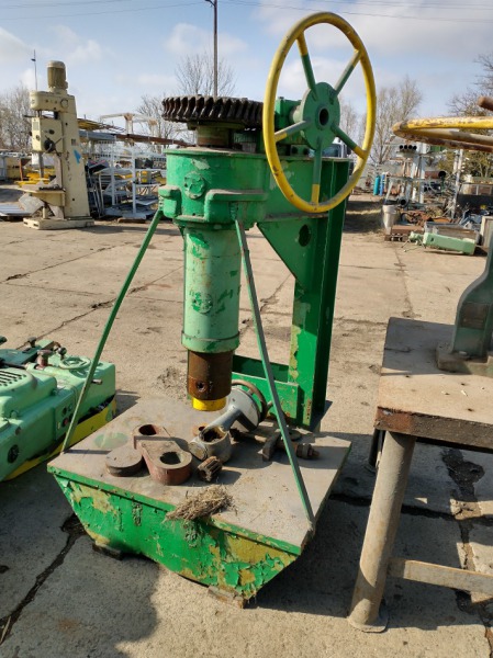 Duża solidna prasa ręczna warsztatowa