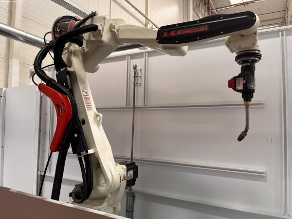 Zrobotyzowana cela spawalnicza KAWASAKI BA006L-A