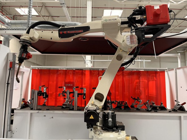 Zrobotyzowane stanowisko spawalnicze KAWASAKI BA00