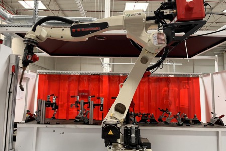 Zrobotyzowane stanowisko spawalnicze KAWASAKI BA00