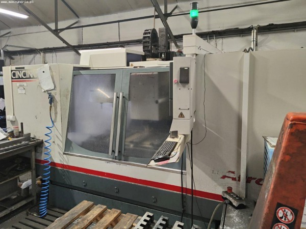 Centrum obróbcze pionowe CNC CINCINNATI ARROW 1250
