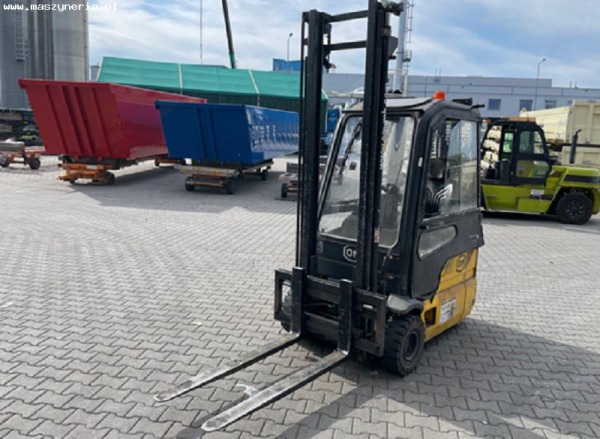 Wózek widłowy OM PIMESPO XE15/3AC