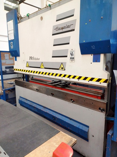 Prasa krawędziowa CNC BEYELER PR6 ROBOT 60 X 2550