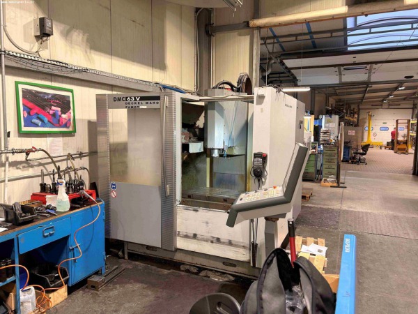 Centrum obróbcze pionowe CNC DECKEL MAHO DMC 63 V