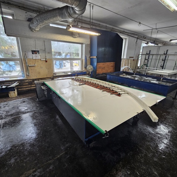 Stół giętarki oraz wanna grzewcza