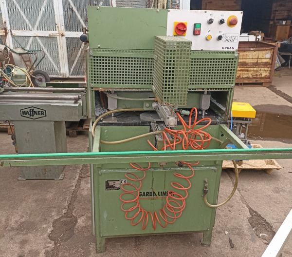 Automat oczyszczający narożniki URBAN SV300/3P