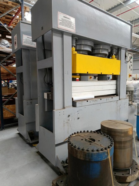 Prasa hydrauliczna HYDRASAN 350 T