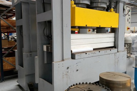 Prasa hydrauliczna HYDRASAN 350 T