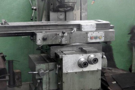 Uniwersalna frezarka FU 251