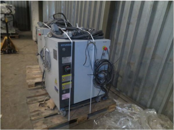 Roboty przemysłowe Hyundai z transformatorem