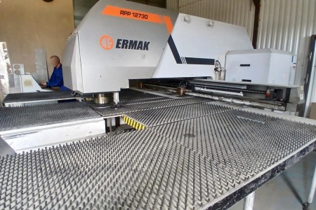 Wykrawarka do blachy ERMAK RPP 1270X30