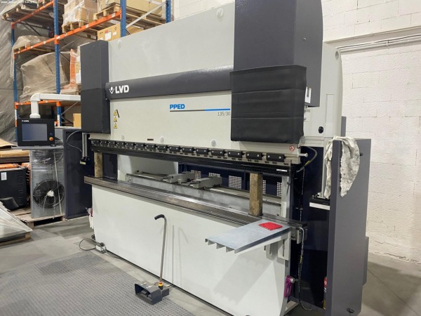 Hydrauliczna prasa krawędziowa CNC LVD PPED 135/30